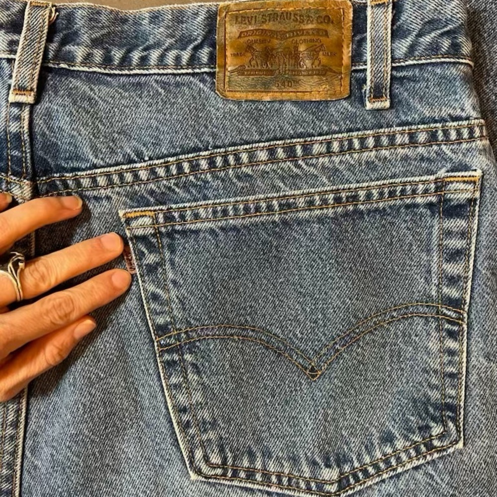 Levi's Men’s Relaxed Fit Blue Jeans 42x30 - Picture 2 of 6